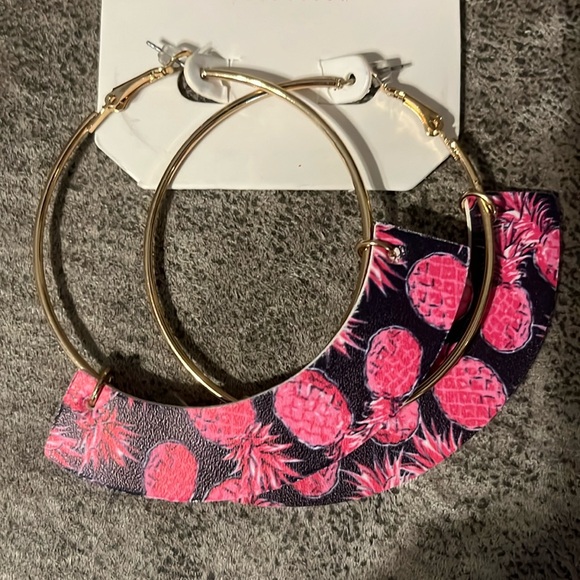 NWT Simply Southern Pineapple Hoop Earrings - Picture 4 of 4